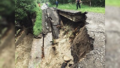 Знесений водою міст у Лубні на Закарпатті був в аварійному стані