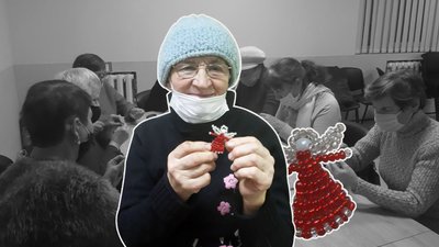 Тернопільські пенсіонерки вчилися виготовляти новорічні прикраси