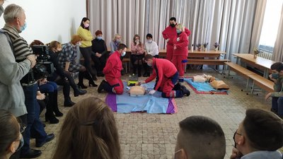 На Львівщині медики провели школярам майстерклас із домедичної допомоги На Львівщині медики провели школярам майстерклас із домедичної допомоги