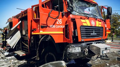 Внаслідок повторного удару армії РФ 22.08. на Полтавщині пошкоджені автомобілі ДСНС
