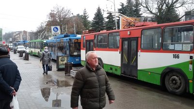 У Рівному стояли тролейбуси. Стало відомо чому У Рівному стояли тролейбуси. Стало відомо чому
