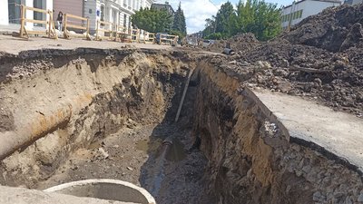 Заміна труб: у Житомирі на Лятошинського ремонтують мережі водопостачання та каналізації Заміна труб: у Житомирі на Лятошинського ремонтують мережі водопостачання та каналізації