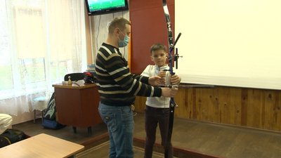 "Healthy Schools": для черкаських школярів провели майстер-клас зі стрільби з лука