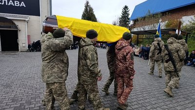 У Хмельницькому попрощалися з військовослужбовцями Віктором Сідоруком і Андрієм Шестаковим