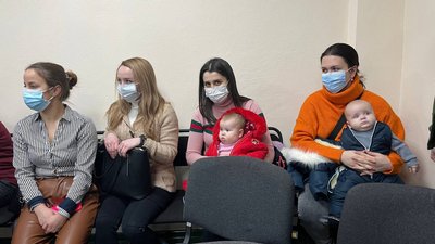 Що робити, коли діти давляться їжею чи непритомніють. У Чернівцях провели навчання для батьків Що робити, коли діти давляться їжею чи непритомніють. У Чернівцях провели навчання для батьків