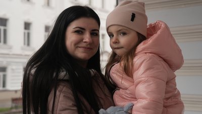 Тетяна і Ліза Погорелови через рік після ракетного удару РФ по Сумах, 2026 рік