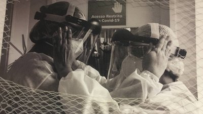 У Житомирі напередодні посилення карантинних заходів презентували виставку "Місто проти карантину" У Житомирі напередодні посилення карантинних заходів презентували виставку "Місто проти карантину"