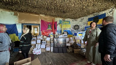 Волонтери зібрали для військових Сумщини "Пакунок вдячності" Волонтери зібрали для військових Сумщини "Пакунок вдячності"
