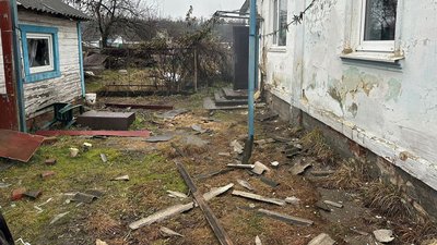 Пошкоджені будинки та авто: армія РФ вдарила по Сумському району