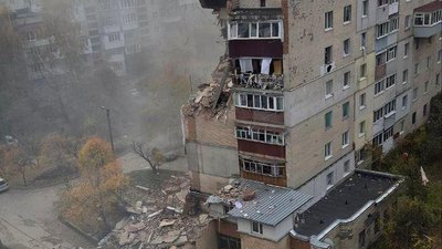 Багатоповерхівка, у якій, попередньо, стався вибух газу