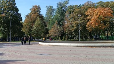 Дніпро, сквер Героїв, осінь