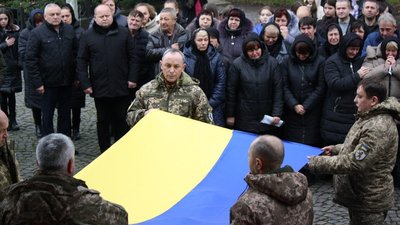 На Закарпатті попрощалися із полеглим на війні Іваном Попом На Закарпатті попрощалися із полеглим на війні Іваном Попом