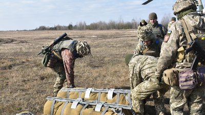 На Житомирщині десантники розпочали тактичні навчання з бойовою стрільбою (ОНОВЛЕНО) На Житомирщині десантники розпочали тактичні навчання з бойовою стрільбою (ОНОВЛЕНО)