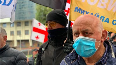 Під посольством Грузії у Києві мітингували прихильники Саакашвілі Під посольством Грузії у Києві мітингували прихильники Саакашвілі