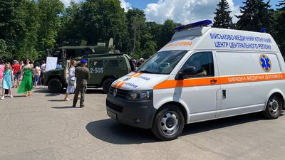 У Вінниці провели фестиваль польової кухні у пам'ять про загиблого в АТО Тараса Сича У Вінниці провели фестиваль польової кухні у пам'ять про загиблого в АТО Тараса Сича