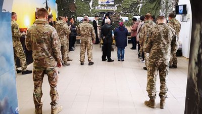 Панахиду за загиблим відправили у кімнаті бойової слави 3-го полку