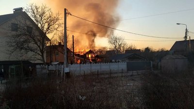 У Києві через авіаобстріл зруйновано приватні будинки