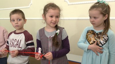 У Рівному плетуть "Вервечку добра" для онкохворих діток У Рівному плетуть "Вервечку добра" для онкохворих діток