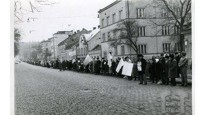 Як за місяць без інтернету організували перший живий ланцюг на річницю Акту Злуки — спогади очевидця Як за місяць без інтернету організували перший живий ланцюг на річницю Акту Злуки — спогади очевидця