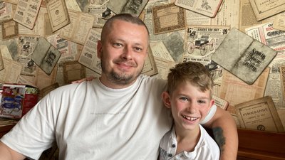 "Хочу, щоб люди не страждали". Історія хлопчика з Херсона, який мріє стати військовим "Хочу, щоб люди не страждали". Історія хлопчика з Херсона, який мріє стати військовим