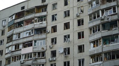 Російська ракета 7 липня влучила поблизу дев’ятиповерхівки у Харкові: загинули троє людей — фото