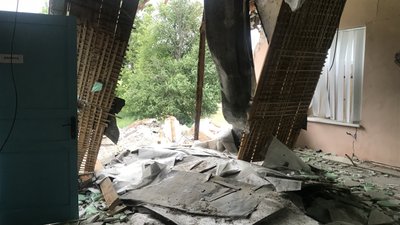 Розбомблені приміщення школи у Малинській громаді Житомирщини знесуть і облаштують в іншому крилі школи Розбомблені приміщення школи у Малинській громаді Житомирщини знесуть і облаштують в іншому крилі школи