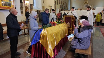 У Полтаві прощаються із воїном Дмитром Гуржієм У Полтаві прощаються із воїном Дмитром Гуржієм