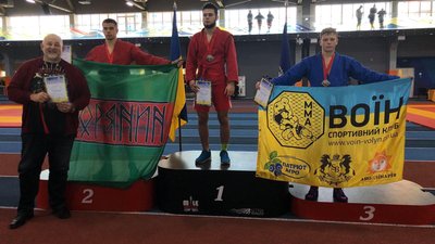 Волинські бойові самбісти привезли 17 медалей із чемпіонату України