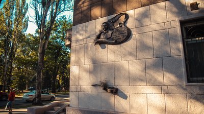 В Запоріжжі з'явився пам'ятник Віктору Берковському В Запоріжжі з'явився пам'ятник Віктору Берковському