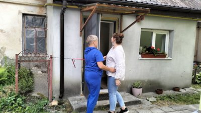 На Стрілецькій у Луцьку комісія оглянула пошкоджені під час атаки РФ квартири На Стрілецькій у Луцьку комісія оглянула пошкоджені під час атаки РФ квартири