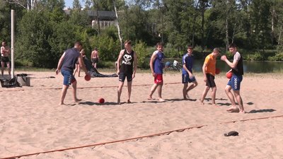 Вийшли на пісок. Сумські гандболісти почали підготовку до європейських університетських ігор Вийшли на пісок. Сумські гандболісти почали підготовку до європейських університетських ігор