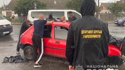 Обшуки проводили у трьох районах Хмельниччини. Фото: ГУ НП області Обшуки проводили у трьох районах Хмельниччини. Фото: ГУ НП області
