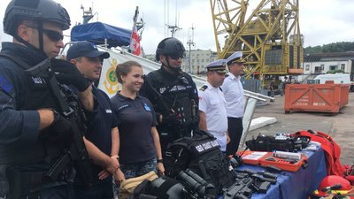 Пожежа на кораблі та спецоперація ВМС. У порту Одеси тривають навчання "Сі Бриз 2021" Пожежа на кораблі та спецоперація ВМС. У порту Одеси тривають навчання "Сі Бриз 2021"