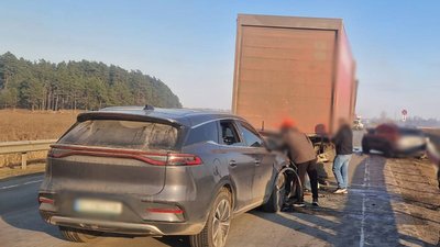 автотроща, зіштовхнулися 7 авто, поліція, травми, дорога, ДТП