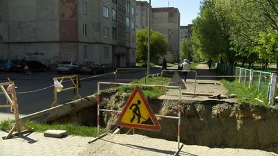 Ремонт тепломережі на проспекті Відродження у Луцьку
