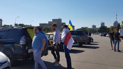 У День Незалежності харків’яни проїхалися центром міста з державними прапорами У День Незалежності харків’яни проїхалися центром міста з державними прапорами