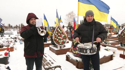 В Івано-Франківську попрощалися із загиблим військовослужбовцем Андрієм Гулем В Івано-Франківську попрощалися із загиблим військовослужбовцем Андрієм Гулем
