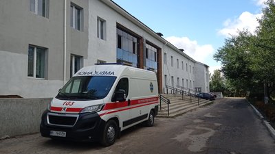 У селищі на Полтавщині готують приміщення у лікарні, щоб поселити переселенців У селищі на Полтавщині готують приміщення у лікарні, щоб поселити переселенців