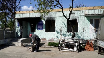 Ходити виключно доріжками та нікуди не звертати: у Чернігові відкрили кладовище "Яцево" Ходити виключно доріжками та нікуди не звертати: у Чернігові відкрили кладовище "Яцево"
