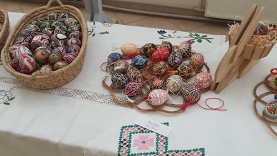 "Світ писанки": в Ужгороді відбулася благодійна виставка-продаж на підтримку 128-ї бригади "Світ писанки": в Ужгороді відбулася благодійна виставка-продаж на підтримку 128-ї бригади