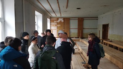 У Полтаві волонтери табору «Будуємо Україну Разом» облаштовують приміщення для переселенців і містян У Полтаві волонтери табору «Будуємо Україну Разом» облаштовують приміщення для переселенців і містян