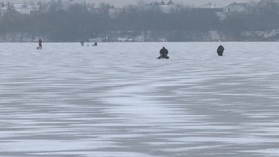 На Рівненщині рибалка провалився під лід та загинув. У ДСНС радять, як рятуватися на кризі