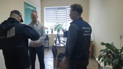 Збитки на понад 4 млн грн. На Закарпатті екскерівнику митного поста "Мукачево" повідомили підозру у службовій недбалості