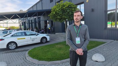 Перший на Волині ветеран із ампутацією ніг отримав посвідчення водія Перший на Волині ветеран із ампутацією ніг отримав посвідчення водія