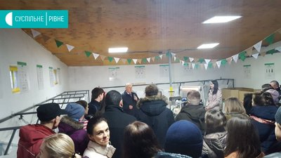 Усередині станції Усередині станції