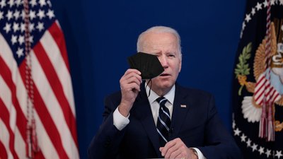 Між молотом Росії та ковадлом внутрішніх проблем. Перший рік президентства Байдена Між молотом Росії та ковадлом внутрішніх проблем. Перший рік президентства Байдена