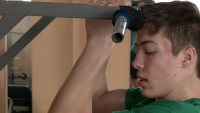 "Якраз хотіли підкачатися": історія про трійню братів-армреслерів з Харківщини "Якраз хотіли підкачатися": історія про трійню братів-армреслерів з Харківщини
