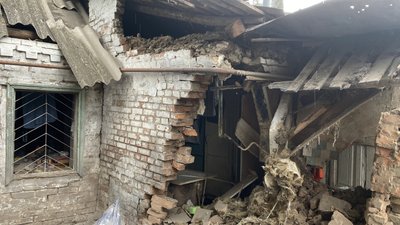 Російські війська обстріляли місто Нікополь, що на Дніпропетровщині: жінка потрапила у лікарню Російські війська обстріляли місто Нікополь, що на Дніпропетровщині: жінка потрапила у лікарню