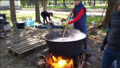 У Тростянці на Сумщині організували безоплатні обіди