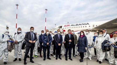 Італія оштрафувала албанських лікарів через влаштовану напередодні від'їзду вечірку